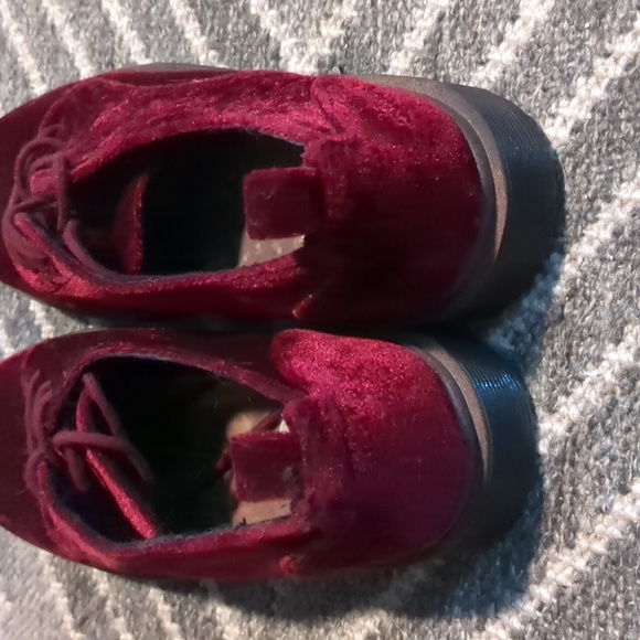 Burgundy Velvet Shoes - Picture 3 of 4
